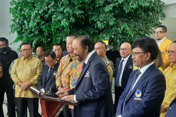 Surya Paloh ke Golkar Saat Rabu Pon, Perintah Presiden Jokowi? - JPNN.COM