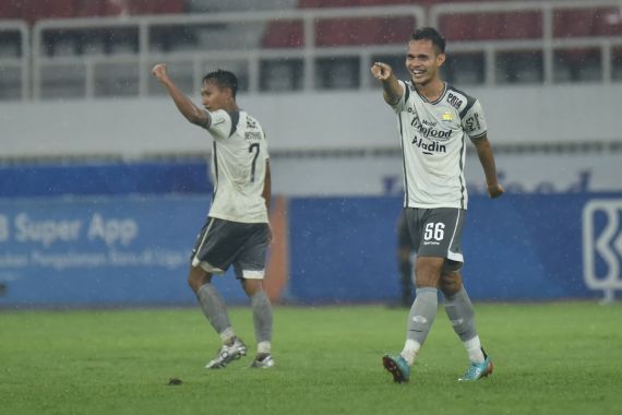 Cerita Rezaldi Hehanussa Sempat Down Sampai Jadi Juara di Persib Bandung - JPNN.COM