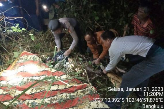 Warga Rejang Lebong Dibunuh Secara Sadis, Tubuh Penuh Sabetan Sajam - JPNN.COM