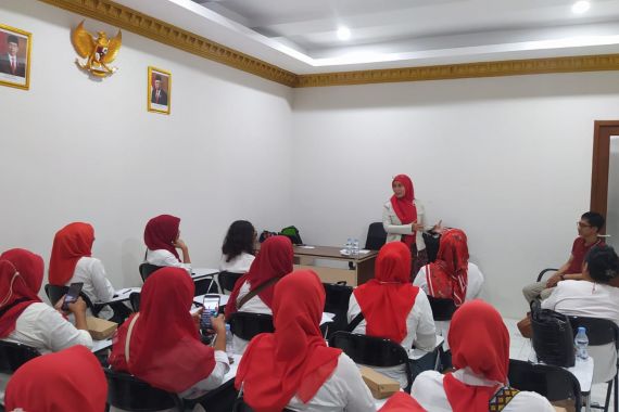 Tingkatkan Kapasitas Perempuan, Relawan EMUD Gelar Seminar Entrepreneurship - JPNN.COM