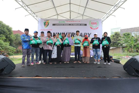 Kajol Ganjar Beri Bantuan Pendidikan Untuk Anak Driver Ojol Wanita di Depok - JPNN.COM