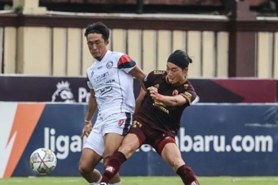 Hujan Kartu di Stadion PTIK, PSM Makassar Pukul Arema FC - JPNN.COM