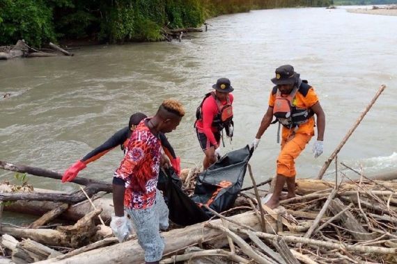 Dua Korban Perahu Tenggelam di Sungai Mamberamo Ditemukan dalam Kondisi Meninggal - JPNN.COM
