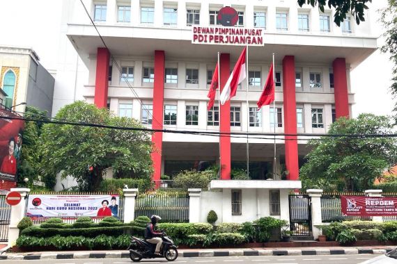 Elektabilitas PDIP Masih Teratas, Ada Syarat Jika Gerindra Mau Jadi Juara - JPNN.COM