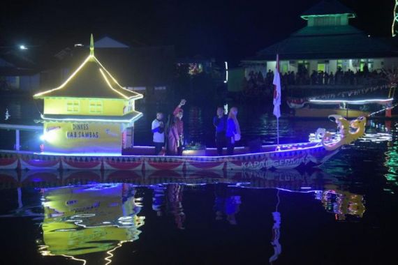 Muare Ulakan Night Festival Memajukan Pariwisata Sambas - JPNN.COM