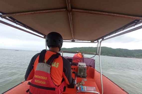 Jatuh dari Tebing dan Terseret Ombak, Pemancing Hilang Tenggelam di Laut Lombok Tengah - JPNN.COM