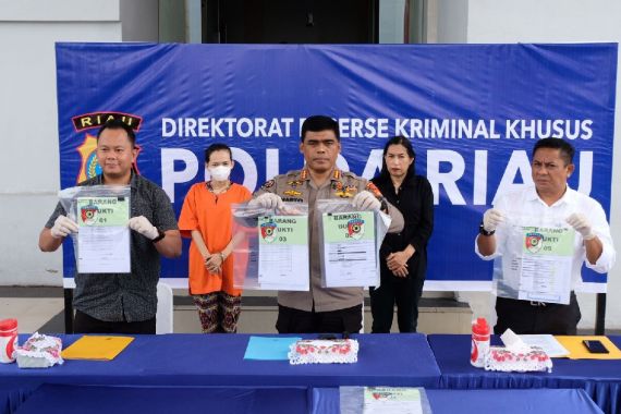 Gelapkan Uang Nasabah Rp 6,7 Miliar Lebih, Eks Manager CIMB Niaga Ditangkap di Medan - JPNN.COM