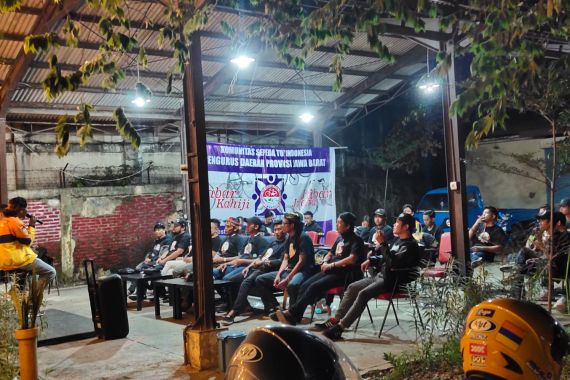 Ganjar Milenial Center Bandung Ajak Anak Muda Lebih Tertib di Jalan - JPNN.COM