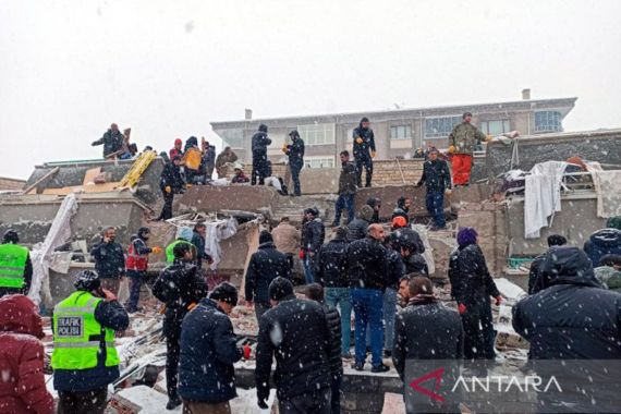 KBRI Ankara Minta Keluarga WNI Tenang, Ini Daftar Daerah Terdampak Gempa Turki - JPNN.COM