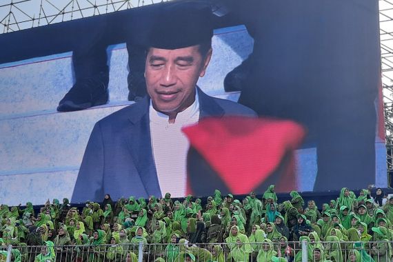 Jokowi Bilang Banser NU Sudah Senang Queen, Undangan Tertawa - JPNN.COM