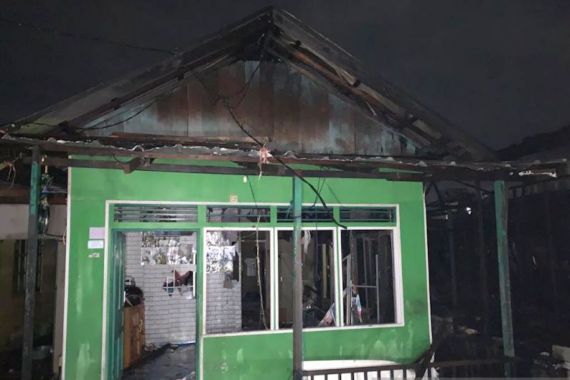 Kebakaran Pemukiman Padat Penduduk di Banjarmasin, 1 Orang Meninggal Dunia - JPNN.COM
