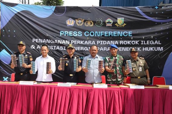 Berkat Sinergi yang Baik, Bea Cukai Gagalkan Peredaran Rokok Ilegal, Sebegini Banyaknya - JPNN.COM