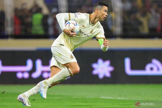 30 Menit, Cristiano Ronaldo Cetak 4 Gol untuk Al Nassr - JPNN.COM