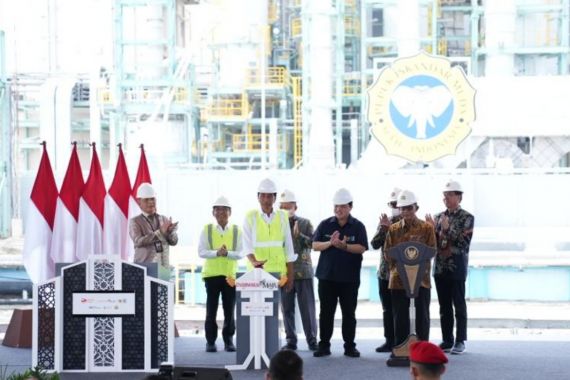 Jokowi Resmikan Pabrik NPK Pupuk Iskandar Muda yang Dibangun PT PP - JPNN.COM