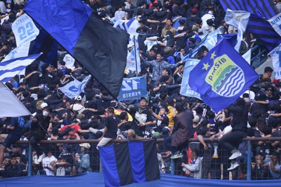 Persib Bandung Kena Denda Rp 50 Juta, 11 Orang Ditangkap - JPNN.COM