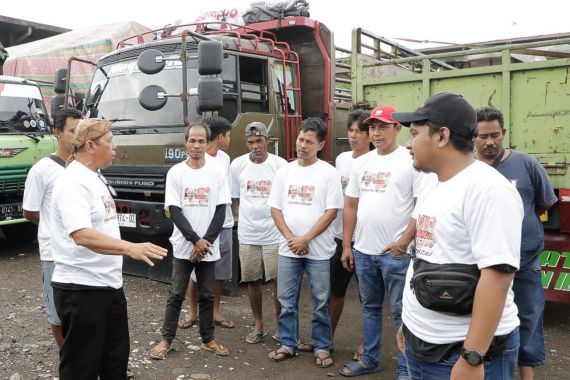 Komunitas Sopir Truk Pendukung Ganjar Jalin Silaturahmi dengan PPBTI - JPNN.COM