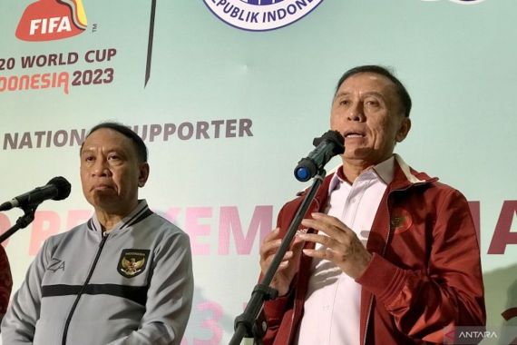 Menpora Amali: Buat Saya Pribadi, Iwan Bule Sampai Kapan pun Menjadi Bagian Sepak Bola Indonesia - JPNN.COM
