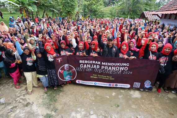 Ribuan Warga Bandung Barat Beri Dukungan Ganjar Pranowo Jadi Presiden 2024 - JPNN.COM
