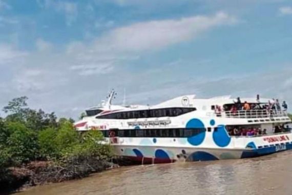 KSOP Karimun Soal Kandasnya Feri Dumai Line 9, Ternyata Ini Penyebabnya - JPNN.COM