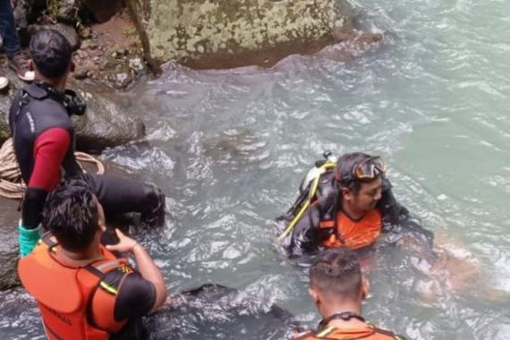 Korban Tenggelam di Sikka Ditemukan Sudah Meninggal Dunia - JPNN.COM