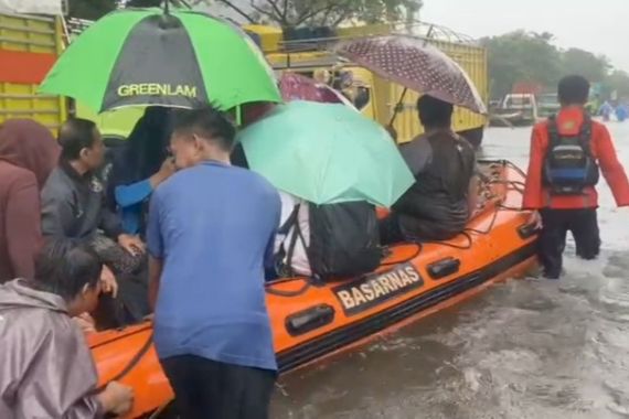 Banjir Makassar, Basarnas Sulsel Minta Warga Tidak Panik - JPNN.COM