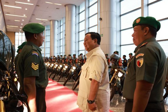 Menhan Prabowo: Babinsa Akan Dibekali Alat Komunikasi Canggih - JPNN.COM