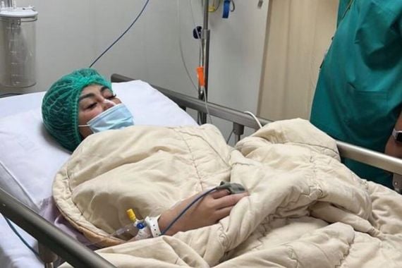 Mama Amy Terbaring di Rumah Sakit, Raffi Ahmad: Mohon Doanya - JPNN.COM