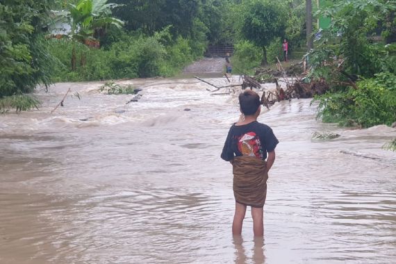 Kesal Akibat Jalan Rusak, Warga Ancam Gelar Demo di Kantor Bupati Lombok Tengah - JPNN.COM