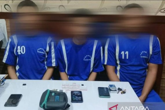 Jual Sabu-Sabu, 3 Pemuda di Sukabumi Ditangkap Polisi - JPNN.COM