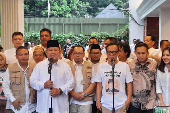 JoMan Bawa Kejutan ke Kertanegara, Prabowo Merasa Tambah Muda - JPNN.COM