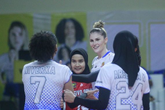 Gebuk Juara Bertahan Proliga, Jakarta Popsivo Polwan Penuh Senyum - JPNN.COM