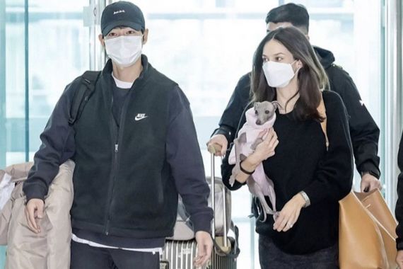 Song Joong-ki dan Katy Tampil Perdana Sebagai Suami Istri - JPNN.COM