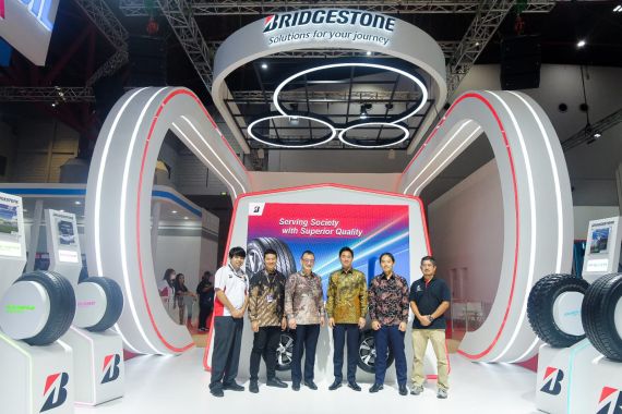 Makin Seru, Bridgestone Ajak Pengunjung IIMS 2023 Main Lato-Lato, Hadiahnya Menarik - JPNN.COM