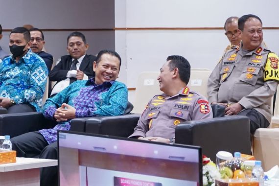 Sarifuddin Sudding Raih Gelar Doktor Ilmu Hukum dari Unpad, Bamsoet Sampaikan Hal Ini - JPNN.COM