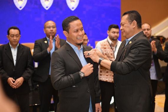 Bambang Soesatyo Lantik Agung Nugroho Sebagai Ketua IMI Riau Periode ke-3 - JPNN.COM