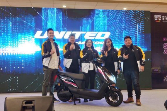 Motor Listrik United MX-1200 Melantai di IIMS 2023, Harganya di Bawah Rp 10 Juta - JPNN.COM