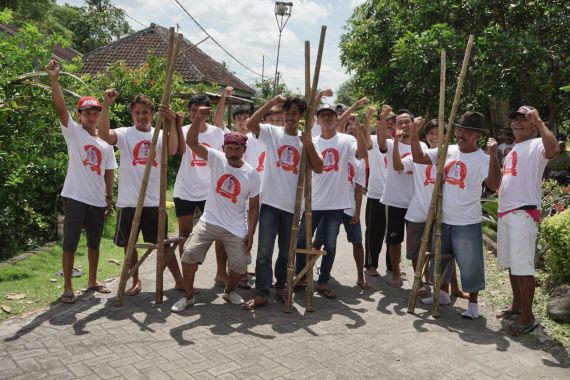 Relawan Puan Ikut Melestarikan Kebudayaan lewat Lomba Egrang - JPNN.COM