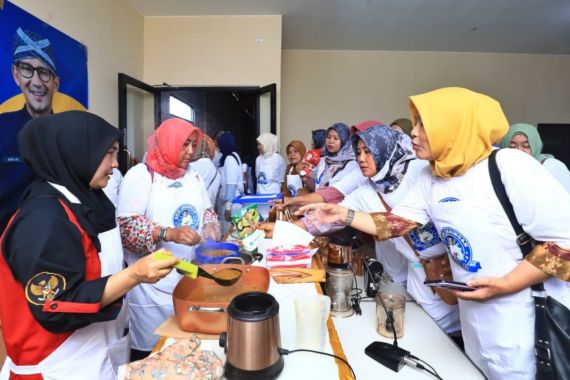 Aksi Jaringan Sandi Uno Ciptakan Lapangan Kerja Baru di Cirebon - JPNN.COM