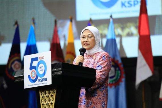 Menaker Ida Fauziyah Ajak KSPSI Ikut Tingkatkan Kompetensi SDM Indonesia Lewat Cara Ini - JPNN.COM