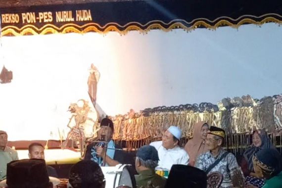 Peringatan Isra Mikraj di Ponpes Nurul Huda, Abah Syarif Singgung Pentingnya Memperkuat TNI - JPNN.COM