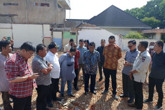 Heboh Pembongkaran Rumah Singgah Bung Karno di Padang, Utut Akan Melapor ke Bu Mega - JPNN.COM
