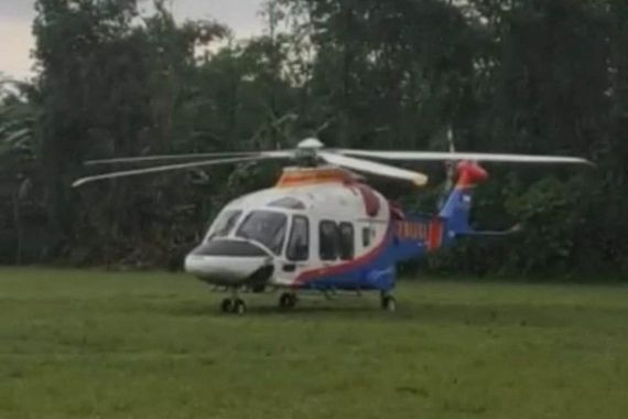 Helikopter yang Ditumpangi Kapolda Jatim Mendarat Darurat di Tulungagung - JPNN.COM