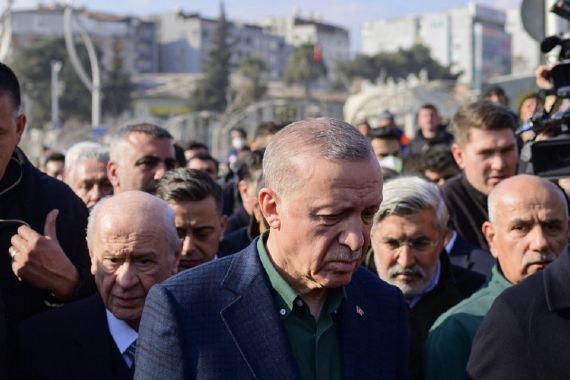 Pemilu di Depan Mata, Presiden Erdogan Tebar Janji Manis di Lokasi Gempa - JPNN.COM