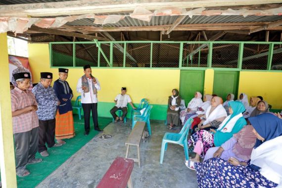 Usbat Ganjar Ajarkan Cara Salat Sunah Tasbih kepada Warga Serdang Bedagai - JPNN.COM