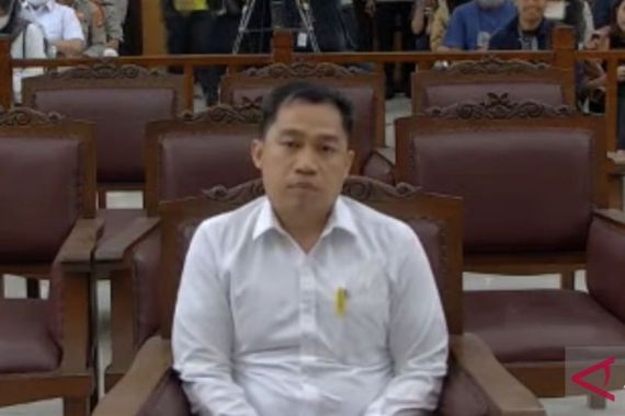 Arif Rachman Arifin Dijatuhi Hukuman 10 Bulan Penjara, Denda Rp 10 Juta - JPNN.COM
