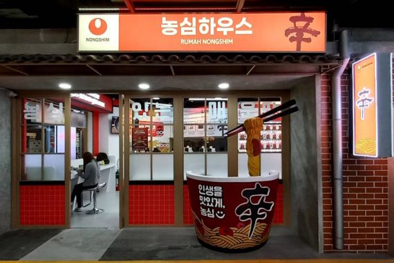 Sensasi Makan Ala Ramyun Bar Korea Ada di FuntaSHIN Festival - JPNN.COM