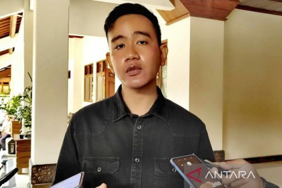 FX Hadi Rudyatmo Sebut Gibran Berpeluang Besar menjadi Gubernur - JPNN.COM