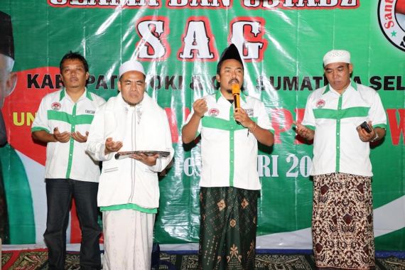Santrine Abah Ganjar Silaturahmi ke Tokoh Agama dan Ulama di Ogan Komering Ilir - JPNN.COM