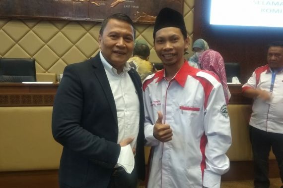 Honorer Tendik Puji Jokowi, Lalu Sentil Mas Nadiem  - JPNN.COM