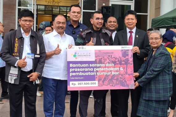 Pupuk Indonesia Salurkan Rp 207 Juta untuk Pembangunan Sarana Peternakan & Sumur Bor di Sumut - JPNN.COM
